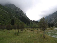 Flusslandschaft bei Bishkek - anklicken !