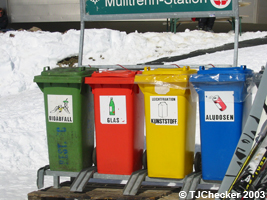 Recycling auf dem Stubaier Gletscher, © TJChecker 2003